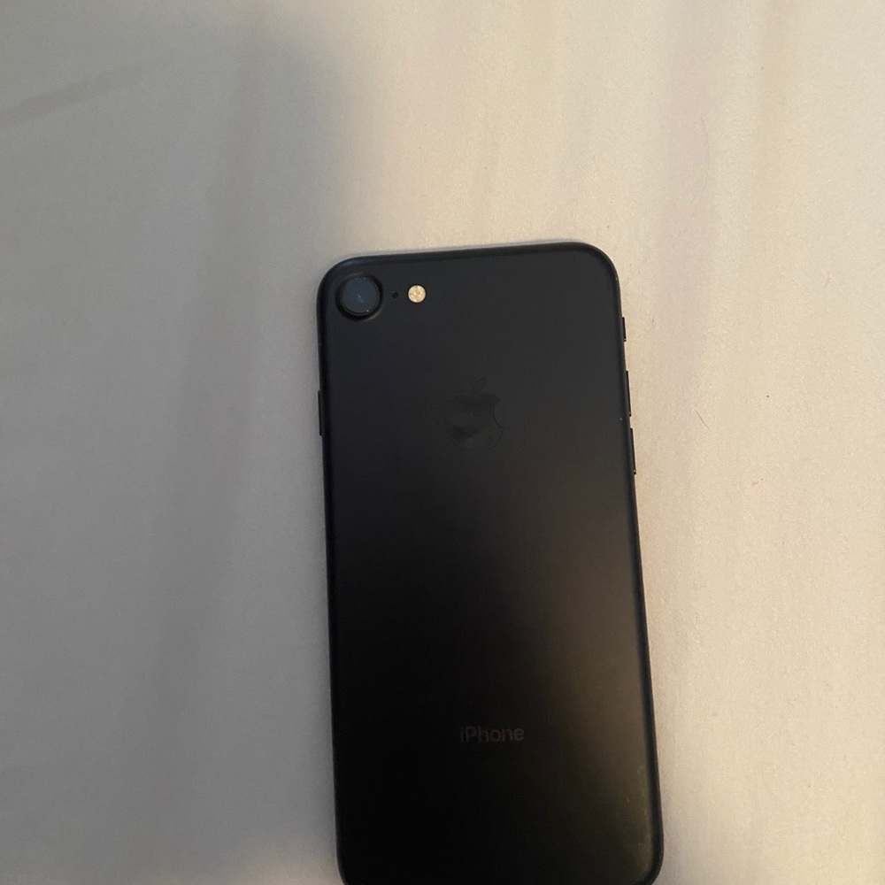 iphone 7 - Picture 2 of 4